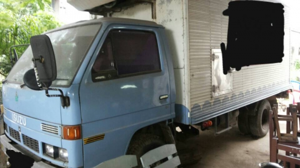รถอีซูซุ 6 ล้อดั๊ม NPR 115  แรงม้า.  ( ขาย หัว , คัชซ๊. )    สนใจติดต่อ  081 - 6079515