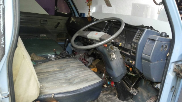 รถอีซูซุ 6 ล้อดั๊ม NPR 115  แรงม้า.  ( ขาย หัว , คัชซ๊. )    สนใจติดต่อ  081 - 6079515