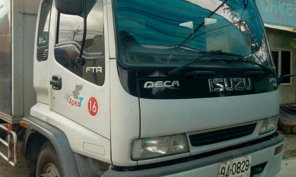 ขายด่วน ISUZU DAGA เครื่อง 6HH1 195 แรง ตู้ 3 บานยาว 7.20 เมตร ยาง9.00 ขอบ 20 ราคา 680,000