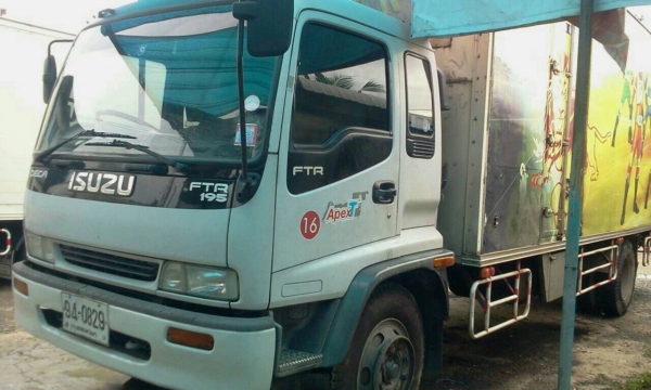 ขายด่วน ISUZU DAGA เครื่อง 6HH1 195 แรง ตู้ 3 บานยาว 7.20 เมตร ยาง9.00 ขอบ 20 ราคา 680,000