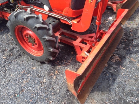 แต่น แต๊นนนนน ดาวน์ 45,000 เท่านั้น มาแล้วจ้าสำหรับรุ่น L4708SP+FD185 max สภาพรถเรียกได้ว่า 99\% เลยทีเดียว (ไม่ซื้อ ถืือว่า พลาด!!!) ดาวน์ 45,000 เท่านั้น (ตัวรถกับใบมีด)