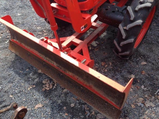 แต่น แต๊นนนนน ดาวน์ 45,000 เท่านั้น มาแล้วจ้าสำหรับรุ่น L4708SP+FD185 max สภาพรถเรียกได้ว่า 99\% เลยทีเดียว (ไม่ซื้อ ถืือว่า พลาด!!!) ดาวน์ 45,000 เท่านั้น (ตัวรถกับใบมีด)