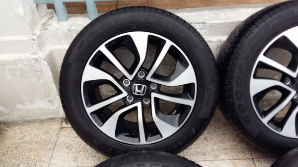 ขายล้อแม็กป้ายแดง civic fb mc 16"พร้อมยางปี14 สนใจติดต่อเล็กคลองสามครับ 081-3747940