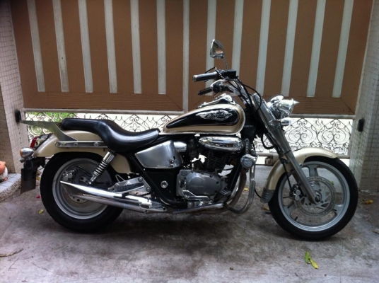 ขออนุญาติขาย Honda Phantom TA200 รุ่นพิเศษ CUSTOM สีมงคล โอนฟรีครับ