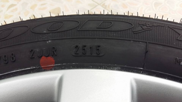 ขายล้อแม็กป้ายแดง Suzuki swift 16" พร้อมยางใหม่ปี15 สนใจติดต่อเล็กคลองสามครับ 081-3747940