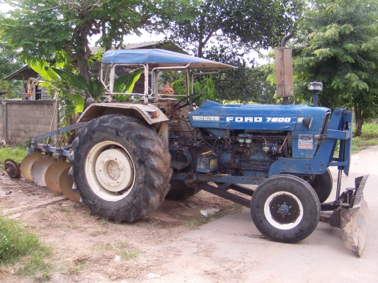 ขายฟอร์ด+ผาน4+ใบมีด+เล่มทะเบียนพร้อมโอน