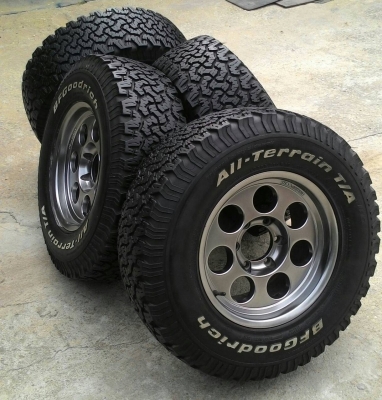 ขาย BF All 265/70 พร้อมล้อPIAA 16x8