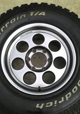 ขาย BF All 265/70 พร้อมล้อPIAA 16x8