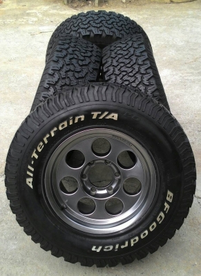 ขาย BF All 265/70 พร้อมล้อPIAA 16x8