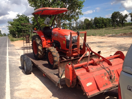 รถไถ KUBOTA L3608 ราคา295,000 บาท มีภาพวีดีโอ อายุการใช้งาน 1,351 พร้อมอุปกรณ์ 3 รายการ ผานดันหน้า โ