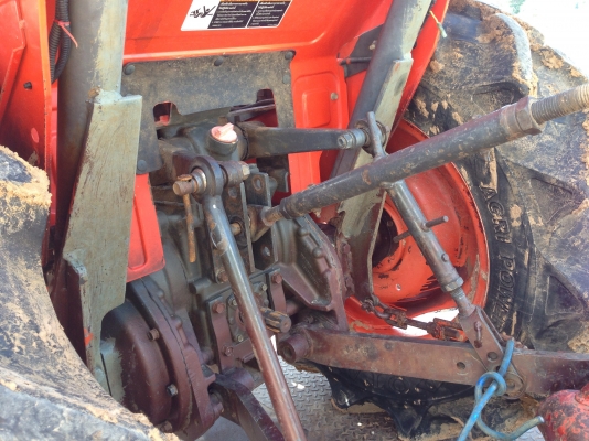 รถไถ KUBOTA L3608 ราคา295,000 บาท มีภาพวีดีโอ อายุการใช้งาน 1,351 พร้อมอุปกรณ์ 3 รายการ ผานดันหน้า โ