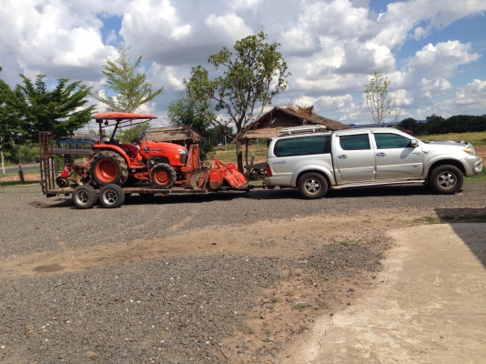 รถไถ KUBOTA L3608 ราคา295,000 บาท มีภาพวีดีโอ อายุการใช้งาน 1,351 พร้อมอุปกรณ์ 3 รายการ ผานดันหน้า โ