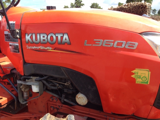 รถไถ KUBOTA L3608 ราคา295,000 บาท มีภาพวีดีโอ อายุการใช้งาน 1,351 พร้อมอุปกรณ์ 3 รายการ ผานดันหน้า โ