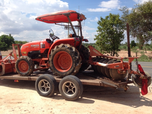 รถไถ KUBOTA L3608 ราคา295,000 บาท มีภาพวีดีโอ อายุการใช้งาน 1,351 พร้อมอุปกรณ์ 3 รายการ ผานดันหน้า โ