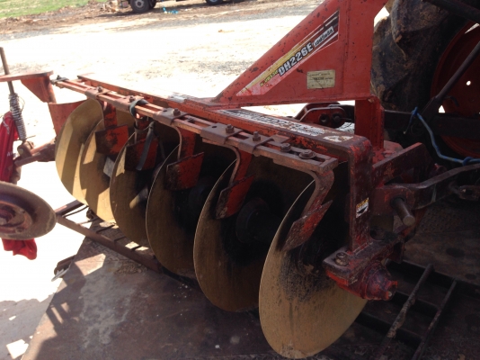 รถไถ KUBOTA L3608 ราคา295,000 บาท มีภาพวีดีโอ อายุการใช้งาน 1,351 พร้อมอุปกรณ์ 3 รายการ ผานดันหน้า โ