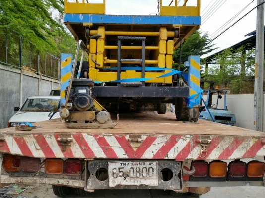 แจ้งลูกค้าขอนแก่นครับ - ช่วยกันยกรถแมนลิฟท์กระเช้าขากรรไกรสูง12 เมตร ขึ้นรถหกล้อไปส่ง แจ้งลูกค้าขอนแก่นครับ - ช่วยกันยกรถแมนลิฟท์กระเช้าขากรรไกรสูง12 เมตร ขึ้นรถหกล้อไปส่ง