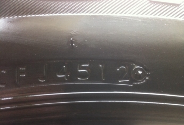 ยาง Bridstone 265 65 17 สิ้นปี12 ราคาไม่แพง