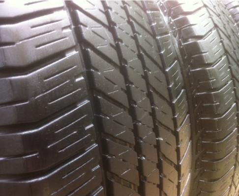 ยาง Bridstone 265 65 17 สิ้นปี12 ราคาไม่แพง