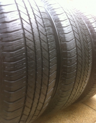 ยาง Bridstone 265 65 17 สิ้นปี12 ราคาไม่แพง