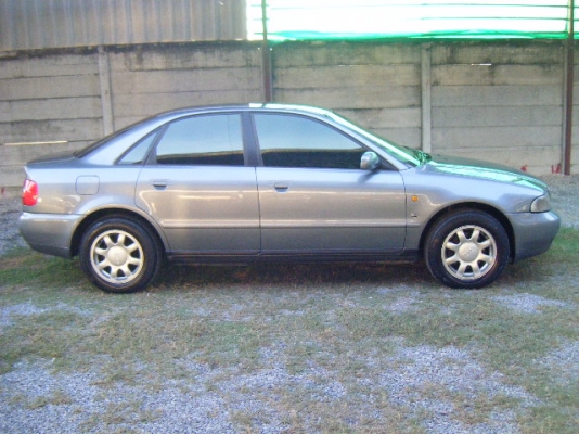 audi a4 1.8 auto สีเทา audi a4 1.8 auto สีเทา