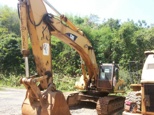 ขายCAT 330C 17000 h สภาพสวยพร้อมใช้ ราคาต่อรองได้ ติดต่อได้ที่คุณ อ๊อฟ พิจิตร 086-737-9991