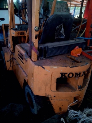 โฟลค์ลิฟโคมัสสุ 1.4 ตันงากระดกได้เปลี่ยนเครื่องดีเซลแล้ว โฟลค์ลิฟโคมัสสุ 1.4 ตันงากระดกได้เปลี่ยนเครื่องดีเซลแล้ว