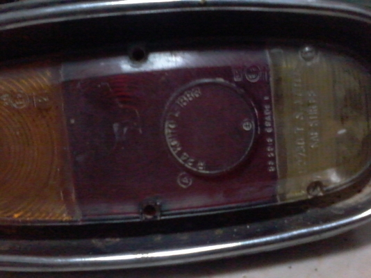 ไฟท้ายมาสด้า1000และฝาน้ำมันKE