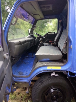 หกล้อ อีซูซุ NPR130แรงรถหัาง ปี46 ดั้มสามมิตร5คิว สภาพพรัอมใช้งาน ทะเบียนพร้อมโอน