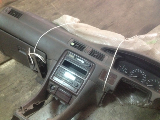 คอลโซล โตต้าคัมรี่ไม้บรรทัดของเก่าญี่ปุ่นสภาพสวยตามรูปครับ