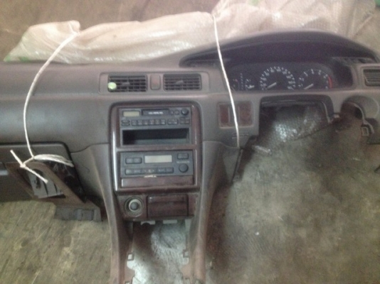 คอลโซล โตต้าคัมรี่ไม้บรรทัดของเก่าญี่ปุ่นสภาพสวยตามรูปครับ