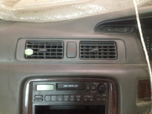 คอลโซล โตต้าคัมรี่ไม้บรรทัดของเก่าญี่ปุ่นสภาพสวยตามรูปครับ