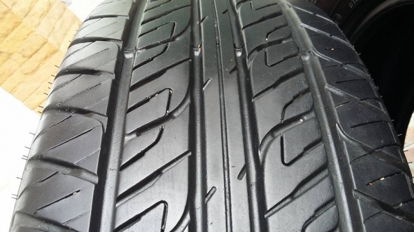 ขายยาง dunlop 265/70/16 ปี 14 จำนวน 1 ชุด