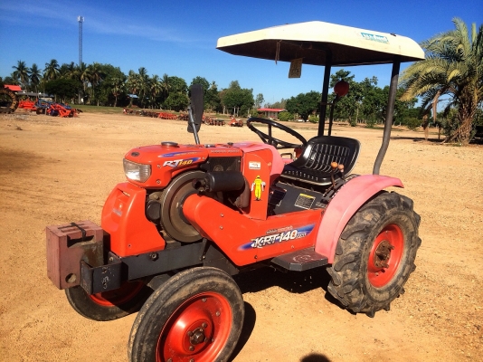 ขาย แทรกเตอร์ KUBOTA  KRT140 สภาพสวยๆคับ สำหรับเข้าร่องอ้อย