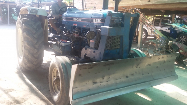 ายรถไถฟรอ์ด6610แรงพร้อมไช้งานรถอยู่วังบัว คลองขลุง กำแพงเพชร  ราคา388000บาท  มีไบมีดหน้าหนึ่งอันผาน1ชุดผาน7หนึ่งอันพร้อมทะเบียน สนใจสอบุถามได้ที่081 3655997 อ๋าพร  พาเจริญ  ราคาต่อรองได้อีกนะครับ