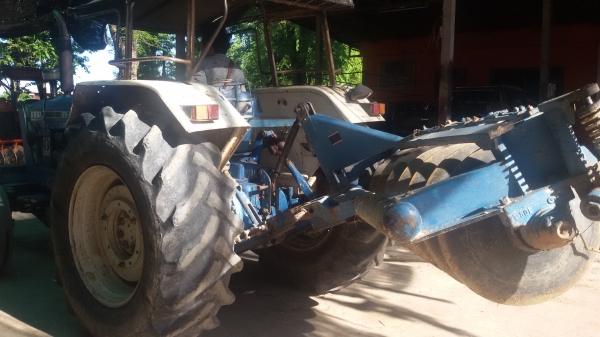 ายรถไถฟรอ์ด6610แรงพร้อมไช้งานรถอยู่วังบัว คลองขลุง กำแพงเพชร  ราคา388000บาท  มีไบมีดหน้าหนึ่งอันผาน1ชุดผาน7หนึ่งอันพร้อมทะเบียน สนใจสอบุถามได้ที่081 3655997 อ๋าพร  พาเจริญ  ราคาต่อรองได้อีกนะครับ