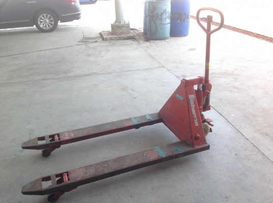 ขายลิฟท์ยกพาเลท มือสองญี่ปุ่นสภาพดีมี2ตัว