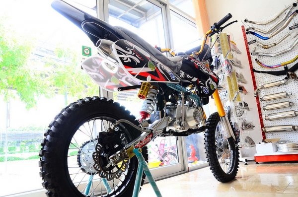 วิบาก 125 CC ลดราคา พิเศษ จาก 29999 เหลือ 19999ลอง แวะ เข้ามา รับ ชม ได้แล้ว ที่ ติดต่อ กดLIKE ได้ที่ FACEBOOK L&amp;P MONKEY SHOP