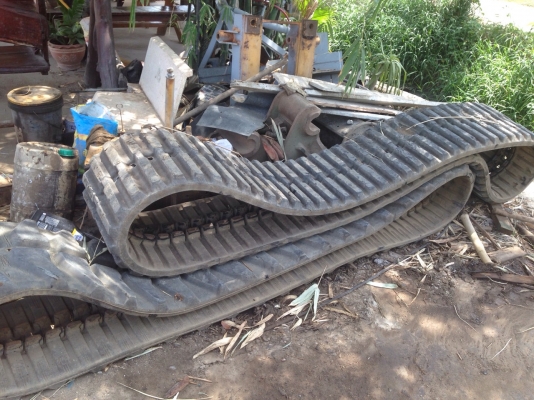 ขายแทรคยาง Komatsu PC60-6   สภาพสวย พร้อมใช้ ค่ะ