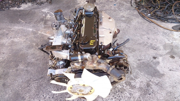 ขายเครื่องยนต์ดีเซลนิสสัน TD23 สภาพพร้อมใช้