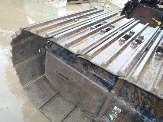 ขายด่วน รถขุด HITACHI ZX 200-3 นำเข้าจากญี่ปุ่น  สภาพสวย เครื่องปั๊มดี  ไฟฟ้าครบ  ใช้งานนน้อย  รถสวย พร้อมใช้งาน  โทร 089-7462641  สุวรรณี