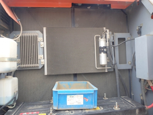 ขายด่วน รถขุด HITACHI ZX 200-3 นำเข้าจากญี่ปุ่น  สภาพสวย เครื่องปั๊มดี  ไฟฟ้าครบ  ใช้งานนน้อย  รถสวย พร้อมใช้งาน  โทร 089-7462641  สุวรรณี