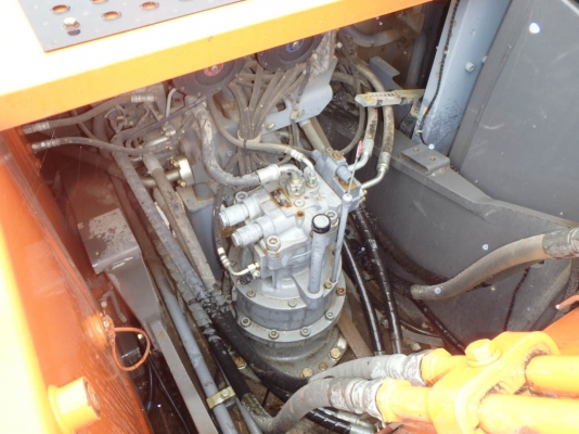 ขายด่วน รถขุด HITACHI ZX 200-3 นำเข้าจากญี่ปุ่น  สภาพสวย เครื่องปั๊มดี  ไฟฟ้าครบ  ใช้งานนน้อย  รถสวย พร้อมใช้งาน  โทร 089-7462641  สุวรรณี