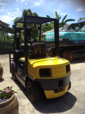 +++ ขายโฟล์คลิฟท์  HYSTER FD25  ขนาด  2.5  ตัน  เครื่องยนต์ดีเซล ISUZU  เสาพิเศษเข้าตู้  4  เมตร  3  ท่อน  เกียร์ออโ่ตเมติค   งา  1,300  มม.  ยางตัน