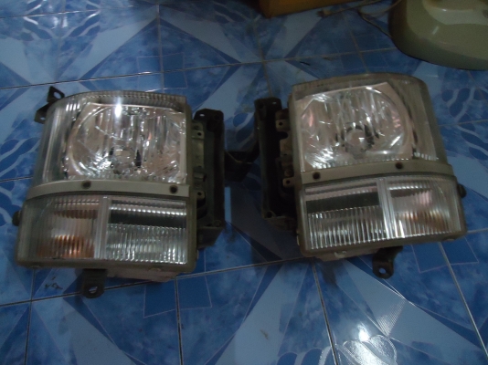 ไฟหน้า อีซุซุ 306