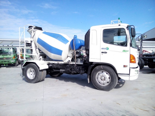 ขายรถ 6 ล้อโม่ปูน 2คิวครึ่ง HINO รุ่น MEGA เครื่องยนต์ 212 แรงม้า