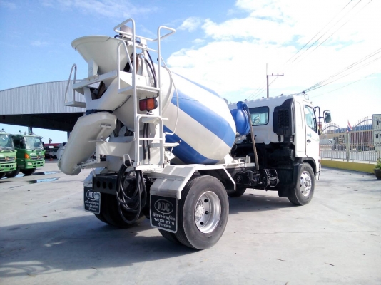 ขายรถ 6 ล้อโม่ปูน 2คิวครึ่ง HINO รุ่น MEGA เครื่องยนต์ 212 แรงม้า