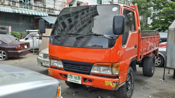 ขาย รถบรรทุก 4 ล้อ 100 แรง มีลิฟต์หลัง