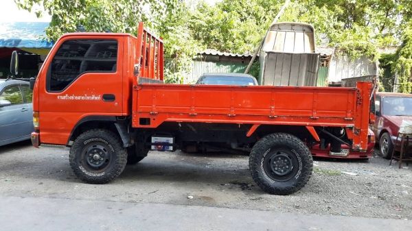 ขาย รถบรรทุก 4 ล้อ 100 แรง มีลิฟต์หลัง