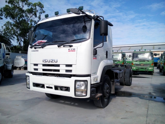 ขายรถ 6 ล้อลากคัทซี รุ่น ISUZU เครื่องยนต์ 240 แรงม้า