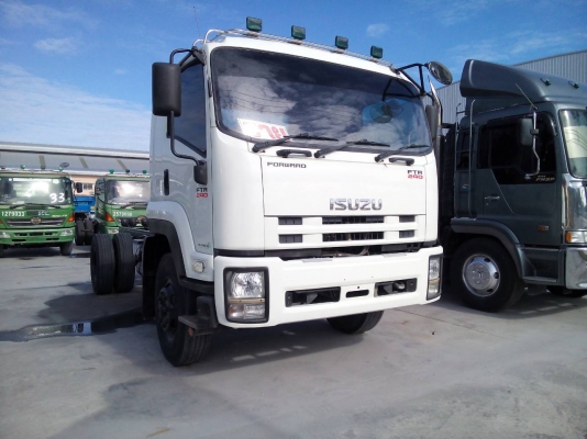 ขายรถ 6 ล้อลากคัทซี รุ่น ISUZU เครื่องยนต์ 240 แรงม้า